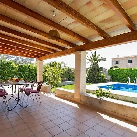 Дом отдыха Cozy House For 4 People In A Quiet Rural Area By Renthousing *